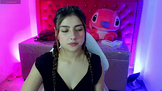 Diamond juliana online show from May 26, 2026, 3:13 am