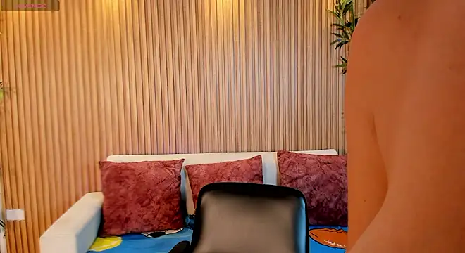 TiffanyHoustton online show from February 18, 2026, 11:50 am