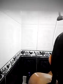 Valeria montana  online show from April 12, 2026, 4:45 pm