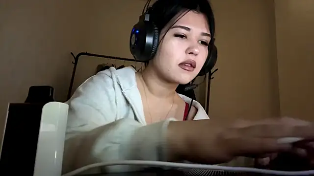 Snapshot of Lolamein chatting on December 5, 2025, 7:39 am Lolamein online show from December 5, 2025, 7:39 am