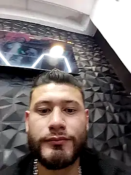 Snapshot of MaxSteel_x chatting on December 5, 2025, 5:20 pm MaxSteel x online show from December 5, 2025, 5:20 pm