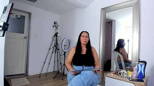 Sara BigAss- online show from April 7, 2026, 12:38 pm