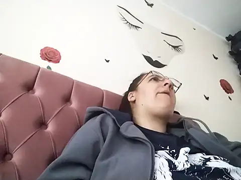 Dana92va online show from February 21, 2026, 11:11 am