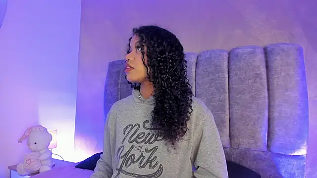 Snapshot of arianna_roxe chatting on February 21, 2026, 8:37 am arianna roxe online show from February 21, 2026, 8:37 am