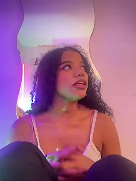 Snapshot of arianna_roxe chatting on February 22, 2026, 5:08 am arianna roxe online show from February 22, 2026, 5:08 am