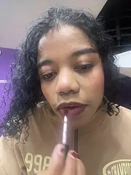 Snapshot of arianna_roxe chatting on March 6, 2026, 5:15 am arianna roxe online show from March 6, 2026, 5:15 am