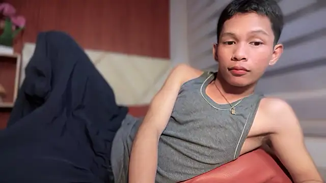 Snapshot of TheBoyAboveYou chatting on January 6, 2026, 4:11 pm TheBoyAboveYou online show from January 6, 2026, 4:11 pm