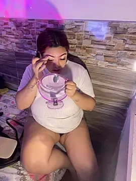 naty col online show from April 17, 2026, 12:30 pm