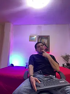 williamsmiiths16 online show from March 9, 2026, 11:47 am