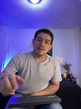 williamsmiiths16 online show from March 29, 2026, 1:00 pm