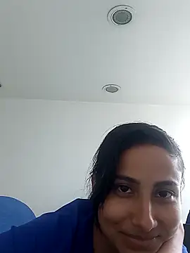 Snapshot of Vera_Luna_ chatting on December 19, 2025, 7:21 pm Vera Luna online show from December 19, 2025, 7:21 pm