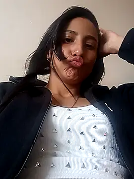 Snapshot of Vera_Luna_ chatting on January 17, 2026, 6:11 pm Vera Luna online show from January 17, 2026, 6:11 pm