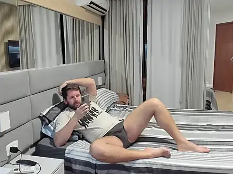 Snapshot of RipMyUnderwear chatting on December 4, 2025, 12:42 am RipMyUnderwear online show from December 4, 2025, 12:42 am