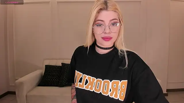 MadisonKane online show from January 15, 2026, 11:04 am