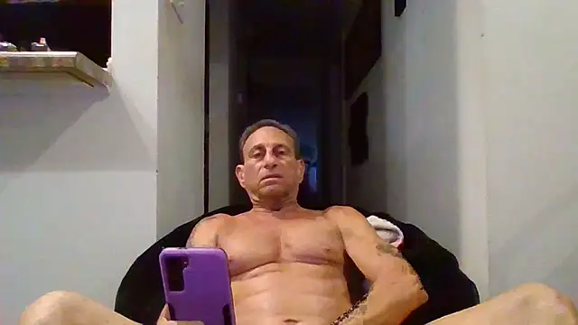 johnnymarino1010 online show from May 22, 2026, 11:10 pm