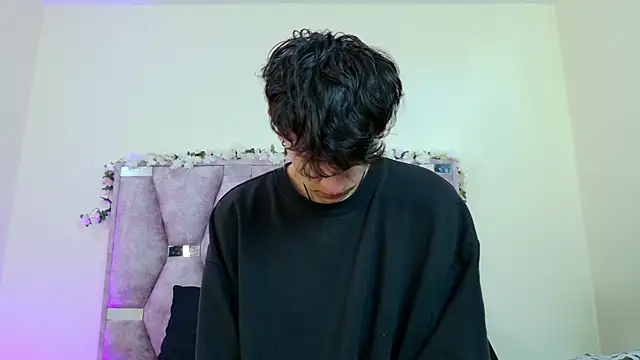 Snapshot of iris_and_damian chatting on January 18, 2026, 4:11 pm iris and damian online show from January 18, 2026, 4:11 pm