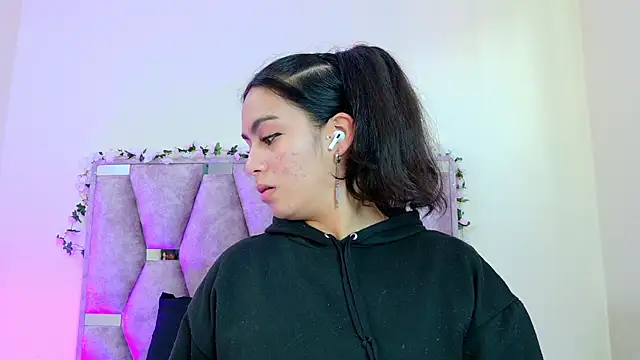 iris and damian online show from April 16, 2026, 5:14 pm