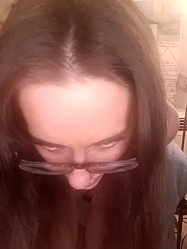 snowbird1117 online show from April 15, 2026, 10:33 am