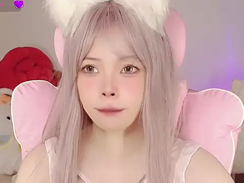 Miyeoonn online show from May 17, 2026, 6:26 pm