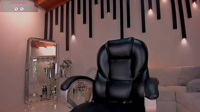 Snapshot of ChloeManson chatting on February 5, 2025, 8:46 pm ChloeManson online show from February 5, 2025, 8:46 pm