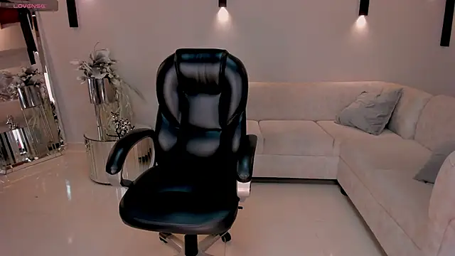 Snapshot of ChloeManson chatting on February 13, 2025, 8:55 pm ChloeManson online show from February 13, 2025, 8:55 pm