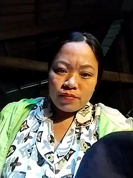 Snapshot of AlilaK2 chatting on December 17, 2025, 1:44 am AlilaK2 online show from December 17, 2025, 1:44 am