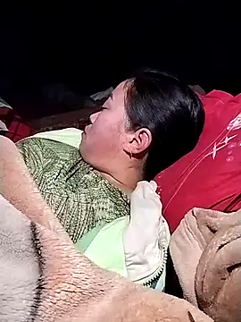 Snapshot of AlilaK2 chatting on December 17, 2025, 1:50 pm AlilaK2 online show from December 17, 2025, 1:50 pm