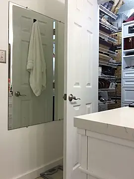 Snapshot of Toothpic1 chatting on December 17, 2025, 7:14 am Toothpic1 online show from December 17, 2025, 7:14 am