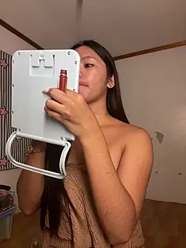 Snapshot of voganmarie chatting on April 1, 2026, 9:43 am voganmarie online show from April 1, 2026, 9:43 am