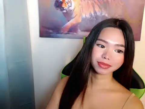 Snapshot of voganmarie chatting on April 16, 2026, 2:01 am voganmarie online show from April 16, 2026, 2:01 am