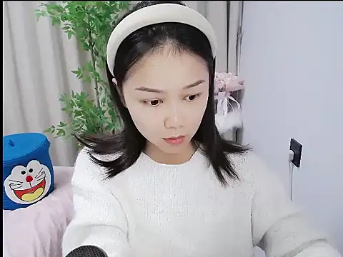 Snapshot of mili923 chatting on December 15, 2025, 7:01 am mili923 online show from December 15, 2025, 7:01 am