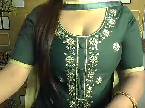 Snapshot of Hotty_Suzuka chatting on December 17, 2025, 4:51 am Hotty Suzuka online show from December 17, 2025, 4:51 am