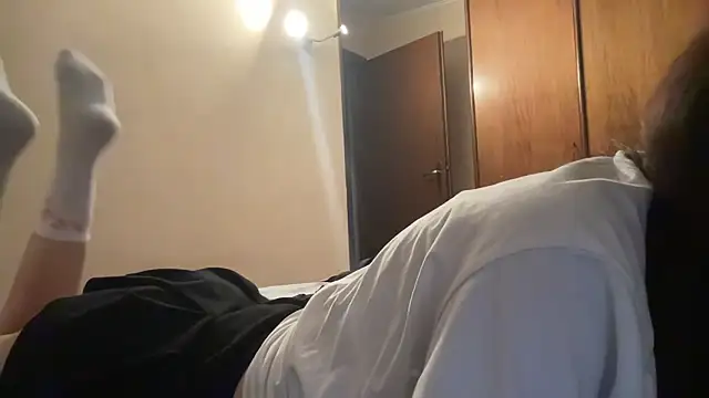 Snapshot of lonelymandy chatting on December 4, 2025, 2:59 pm lonelymandy online show from December 4, 2025, 2:59 pm