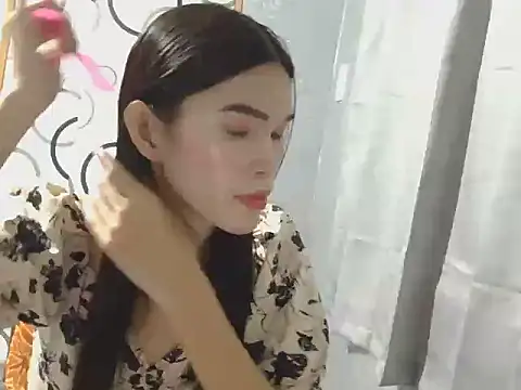 Snapshot of petite_jessa chatting on December 15, 2025, 9:46 am petite jessa online show from December 15, 2025, 9:46 am