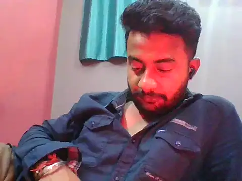 Snapshot of chutlhunter chatting on December 15, 2025, 8:35 pm chutlhunter online show from December 15, 2025, 8:35 pm