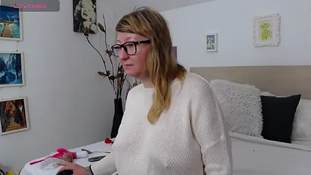 Snapshot of OlgaPavlova chatting on January 10, 2026, 11:45 am OlgaPavlova online show from January 10, 2026, 11:45 am