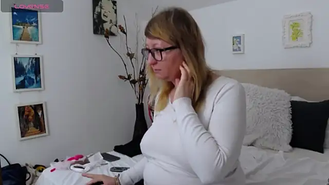 Snapshot of OlgaPavlova chatting on January 15, 2026, 11:15 am OlgaPavlova online show from January 15, 2026, 11:15 am