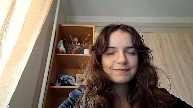 KellyKelik online show from January 14, 2026, 9:04 am