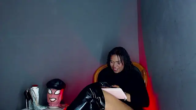 Snapshot of SusaanPonce chatting on January 6, 2026, 12:47 am SusaanPonce online show from January 6, 2026, 12:47 am