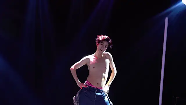 Snapshot of BOYgayHouse- chatting on December 14, 2025, 9:14 am BOYgayHouse- online show from December 14, 2025, 9:14 am