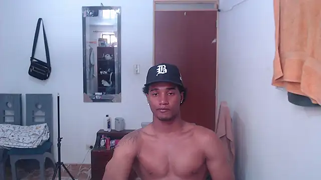 Snapshot of Dani_browx chatting on December 14, 2025, 6:34 pm Dani browx online show from December 14, 2025, 6:34 pm