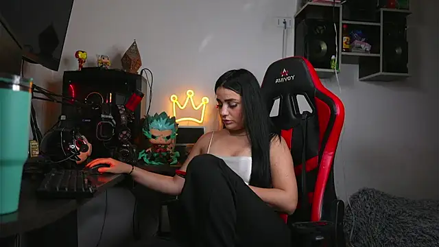 Juliethassmith3 online show from January 12, 2026, 3:34 am