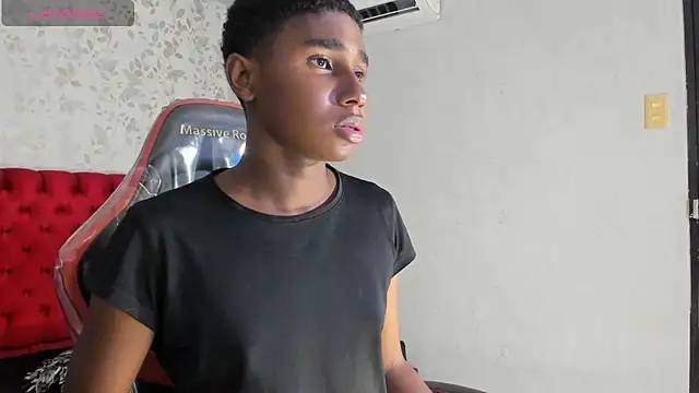 Snapshot of teylor_lovee chatting on January 16, 2026, 8:24 pm teylor lovee online show from January 16, 2026, 8:24 pm