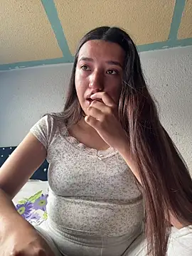 Snapshot of Alix_Rousses21 chatting on January 10, 2026, 7:04 pm Alix Rousses21 online show from January 10, 2026, 7:04 pm