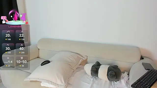 Snapshot of DakothaHyland_ chatting on February 6, 2026, 1:47 pm DakothaHyland online show from February 6, 2026, 1:47 pm