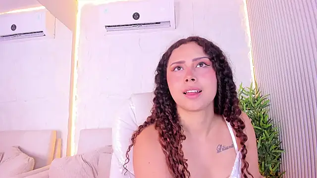 MarelynSummer online show from May 11, 2026, 11:38 am