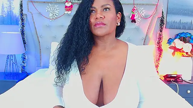 AnnieLeigt online show from December 20, 2025, 12:12 pm