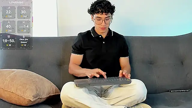 Snapshot of LittleMya_ chatting on January 10, 2026, 12:29 pm LittleMya online show from January 10, 2026, 12:29 pm