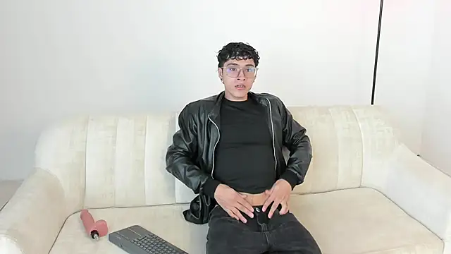 Snapshot of LittleMya_ chatting on January 31, 2026, 8:07 pm LittleMya online show from January 31, 2026, 8:07 pm