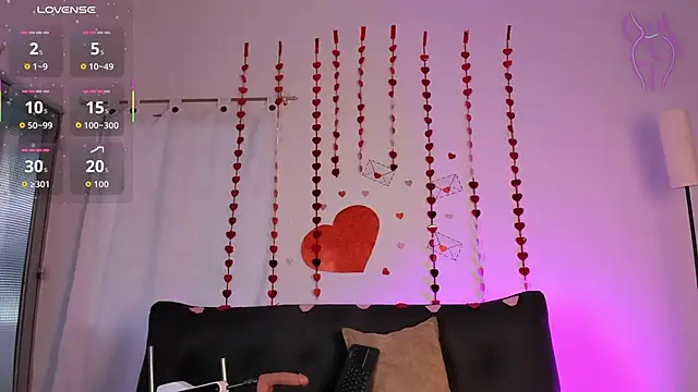 Snapshot of LittleMya_ chatting on February 12, 2026, 11:11 pm LittleMya online show from February 12, 2026, 11:11 pm